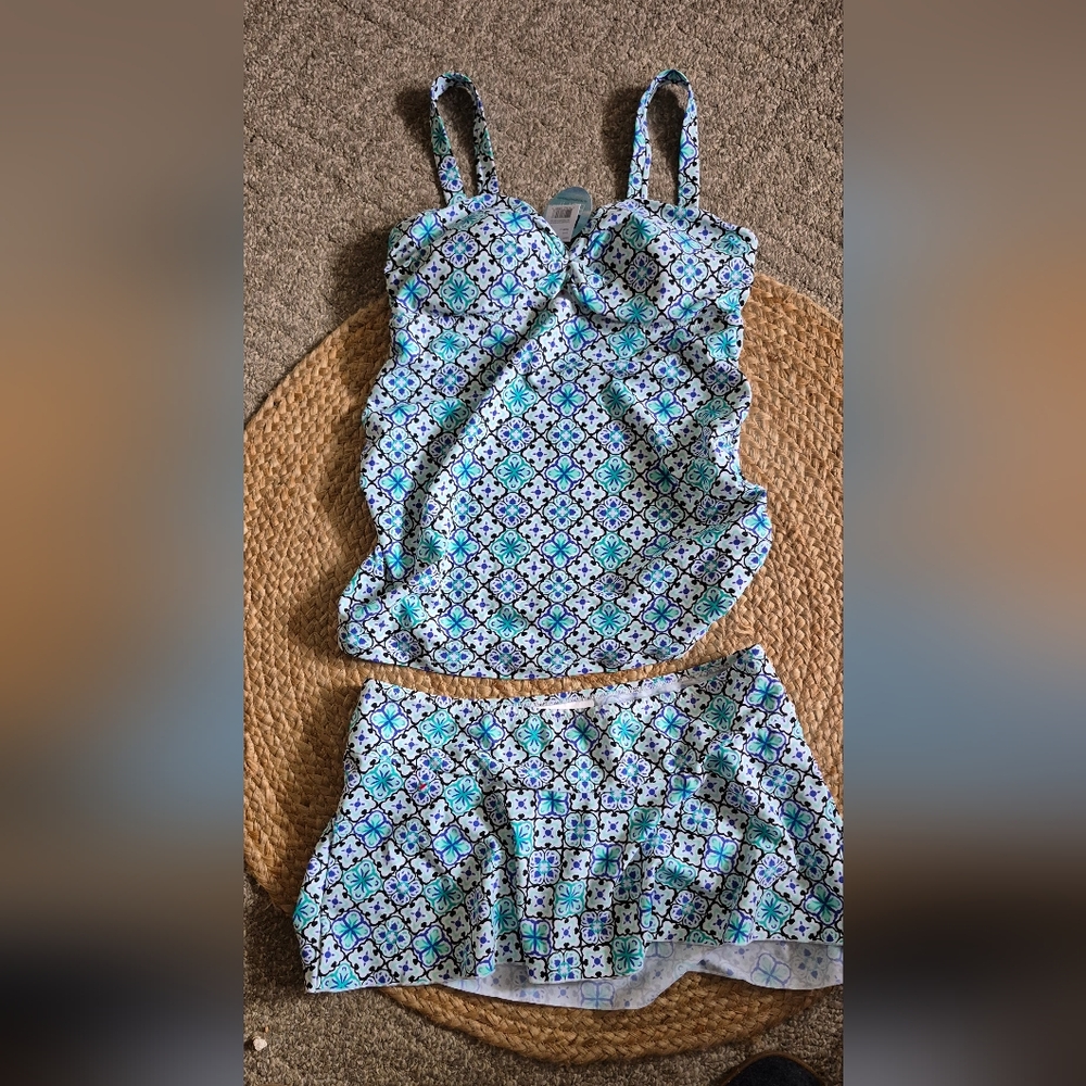 Motherhood Tankini Blue, Black White Geometric Patterned Tankini Set SZ.M NWT